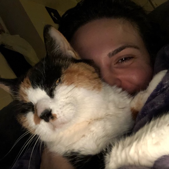 Meet your Posher, Elizabeth - Picture 5 of 6